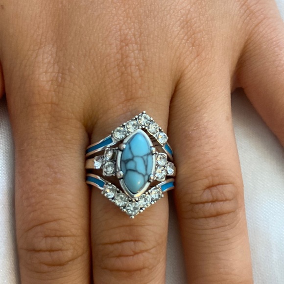 Jewelry - Three peice set silver natural turquoise cute ring